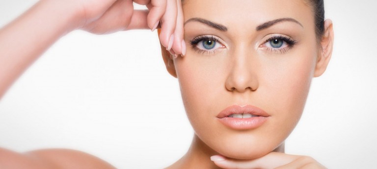 Les types de lifting du visage et du cou
